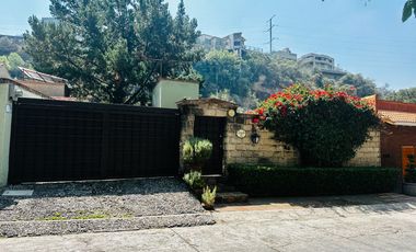 Bellísima Casa en Calle Privada con Vista Al Bosque en Lomas Anáhuac.