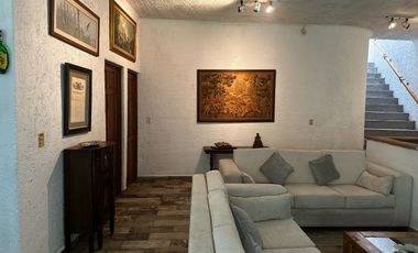 Bellísima Casa en Calle Privada con Vista Al Bosque en Lomas Anáhuac.