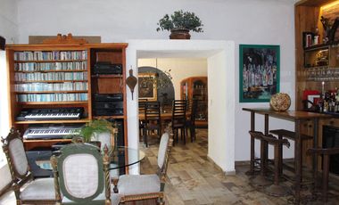 Bellísima Casa en Calle Privada con Vista Al Bosque en Lomas Anáhuac.