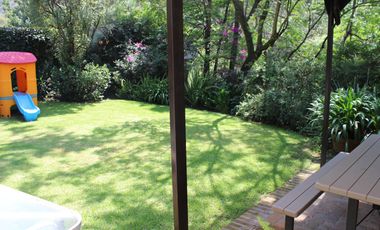 Bellísima Casa en Calle Privada con Vista Al Bosque en Lomas Anáhuac.