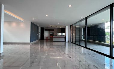 Casa independiente en arriendo en el sector Loma del Chocho, Envigado