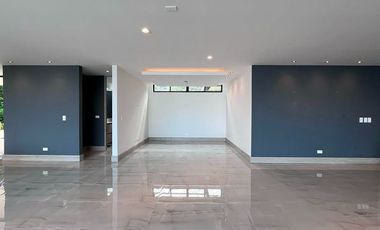 Casa independiente en arriendo en el sector Loma del Chocho, Envigado