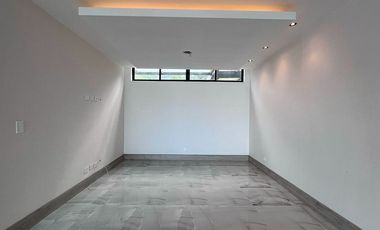 Casa independiente en arriendo en el sector Loma del Chocho, Envigado