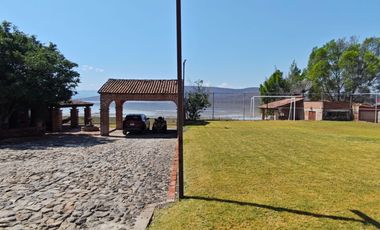 Casa frente a Lago Villa Corona  Jalisco $7,500,000