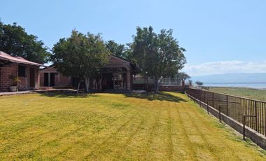 Casa frente a Lago Villa Corona  Jalisco $7,500,000