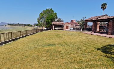 Casa frente a Lago Villa Corona  Jalisco $7,500,000