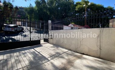 Casa en venta Tlalnepantla, cerca de Valle Dorado con terraza y 3 estacionamientos