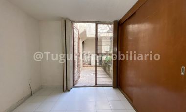 Casa en venta Tlalnepantla, cerca de Valle Dorado con terraza y 3 estacionamientos