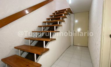 Casa en venta Tlalnepantla, cerca de Valle Dorado con terraza y 3 estacionamientos
