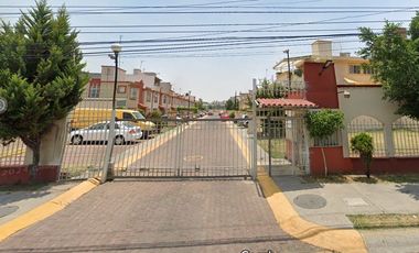 PRECIOSA Y AMPLIA CASA, EXCELENTE UBICACIÓN EN FRACC. RESIDENCIAL LAS AMÉRICAS. A UNOS MINUTOS DE LA CDMX!!! -NO CRÉDITOS-