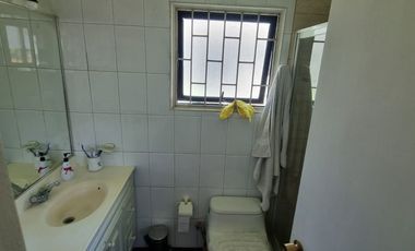 HERMOSA CASA INDIVIDUAL, SOLEADA Y BIEN UBICADA EN VILLA ALEMANA