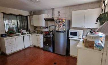 HERMOSA CASA INDIVIDUAL, SOLEADA Y BIEN UBICADA EN VILLA ALEMANA
