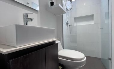 Casa en arriendo en el sector Loma del Atravezado, Envigado