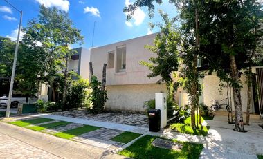 Casa en venta en Sendero Parque Gell, Playa del Carmen, Quintana Roo BR54