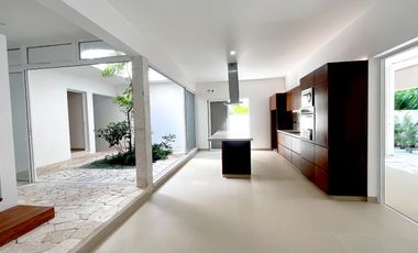 Casa en venta en Sendero Parque Gell, Playa del Carmen, Quintana Roo BR54
