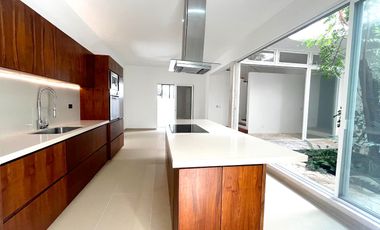 Casa en venta en Sendero Parque Gell, Playa del Carmen, Quintana Roo BR54
