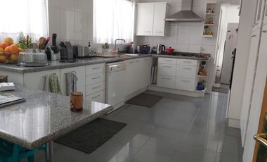 HERMOSA CASA ESTILO MEDITERRÁNEO EN CONDOMINIO LA AURORA CURACAVI