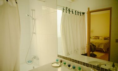 HERMOSA CASA ESTILO MEDITERRÁNEO EN CONDOMINIO LA AURORA CURACAVI