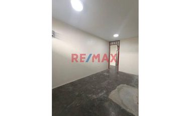 Se Vende Casa De 02 Pisos En Calle Las Malvas Ventanilla