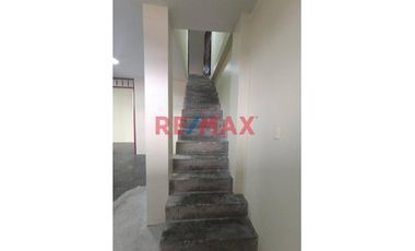 Se Vende Casa De 02 Pisos En Calle Las Malvas Ventanilla