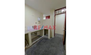 Se Vende Casa De 02 Pisos En Calle Las Malvas Ventanilla