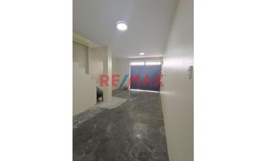 Se Vende Casa De 02 Pisos En Calle Las Malvas Ventanilla