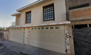 CASA EN VENTA, !! PROPIEDAD DE REMATE YA ADJUDICADA¡¡, E+A RESPALDO INMOBILIARIO-Benito Crespo 102, Fraccionamiento del Lago, 34080 Durango, Dgo.