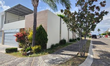 CASA EN VENTA PARQUE LA CASTELLANA EN LOMAS DE ANGELÓPOLIS