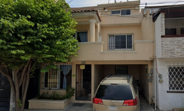 Casa en venta en Tuxtla Gutiérrez, Tuxtla Gutiérrez - Estacionamiento