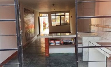 VENTA DE CASA CON 4 DEPARTAMENTOS EN CHOSICA