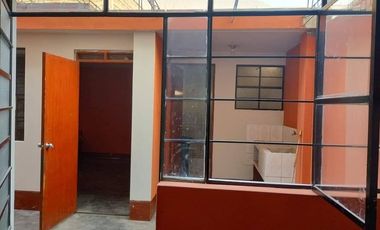 VENTA DE CASA CON 4 DEPARTAMENTOS EN CHOSICA
