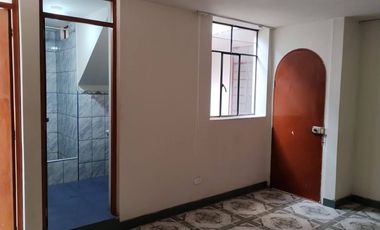 VENTA DE CASA CON 4 DEPARTAMENTOS EN CHOSICA
