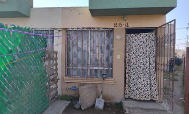 Se Vende Casa con Excedente de Terreno en Los Héroes Tecámac Sección Flores