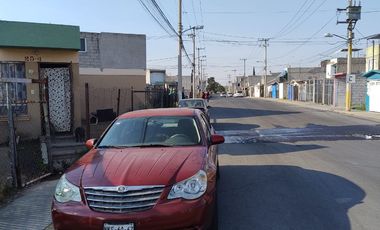 Se Vende Casa con Excedente de Terreno en Los Héroes Tecámac Sección Flores