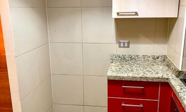 Cómodo e iluminado Departamento en Ñuñoa, 2 Dormitorios 2 Baños Estacionamiento  Bodega