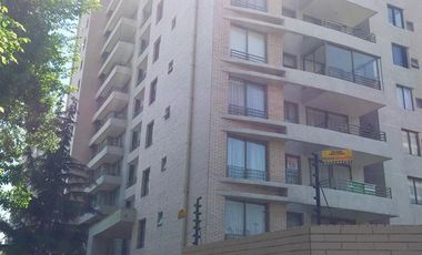 Cómodo e iluminado Departamento en Ñuñoa, 2 Dormitorios 2 Baños Estacionamiento  Bodega