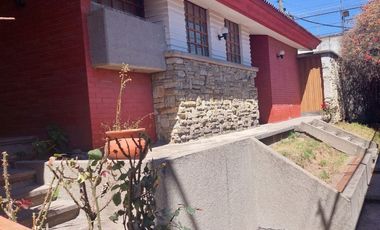 CASA AMPLIA EN VENTA OPORTUNIDAD DE INVERSIÓN