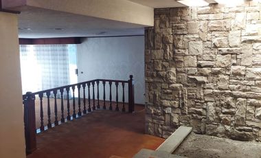 CASA AMPLIA EN VENTA OPORTUNIDAD DE INVERSIÓN