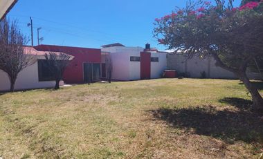 CASA AMPLIA EN VENTA OPORTUNIDAD DE INVERSIÓN