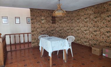 CASA AMPLIA EN VENTA OPORTUNIDAD DE INVERSIÓN