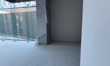 Renta de Local Comercial en Hidalgo Pte. cerca de la alameda