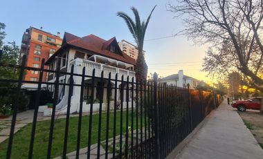 Hermosa Propiedad centro San Miguel, Amplio Potencial Comercial - Habitacional