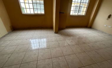Se vende casa cerca de la avenida universitaria