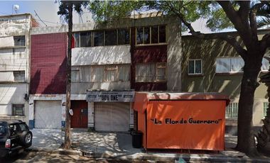 A un lado de  plaza Tepeyac, edificio en remate bancario.
