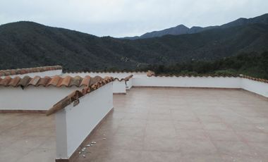 PARCELA CON CASA VISTA HERMOSA EN CONDOMINIO LA AURORA