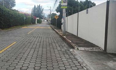 ARRIENDO CASA EN TUMBACO -  CONJUNTO SAMANA