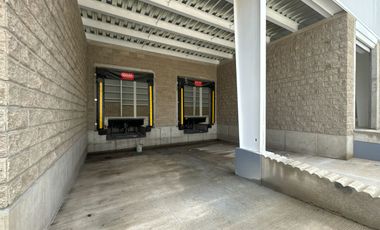 BODEGA EN RENTA CON ANDEN EN SAN PEDRO TLAQUEPAQUE