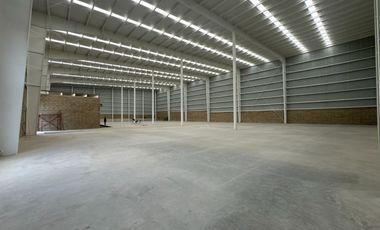 BODEGA EN RENTA CON ANDEN EN SAN PEDRO TLAQUEPAQUE