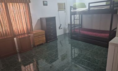 En Alquiler Casa de 3 Dormitorios Con Anexo Independiente En Lote de 1.418 metros por año corrido