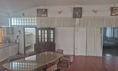 En Alquiler Casa de 3 Dormitorios Con Anexo Independiente En Lote de 1.418 metros por año corrido
